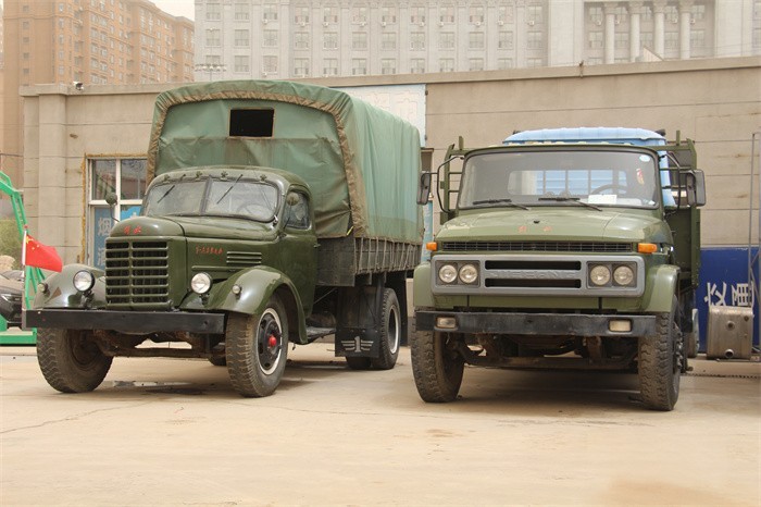 第一代、第二代解放卡車