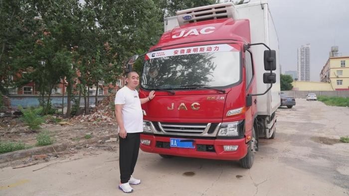 長途運輸冷凍貨物，創(chuàng)業(yè)7年的他攜手江淮1卡駿鈴做老板