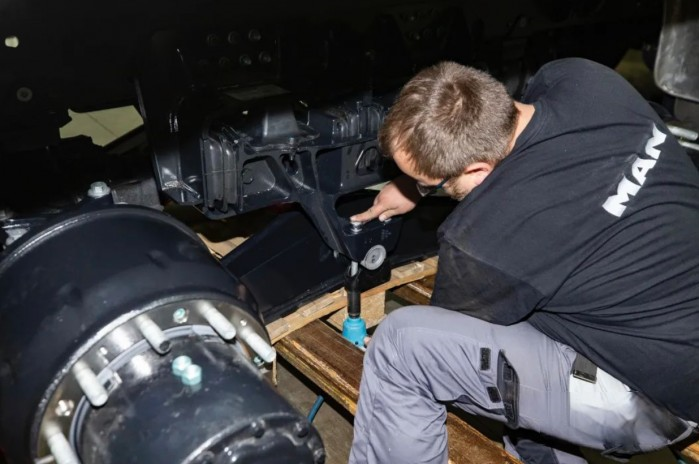 科技狠活兒！曼恩個性化定制再添利器-橡膠懸掛