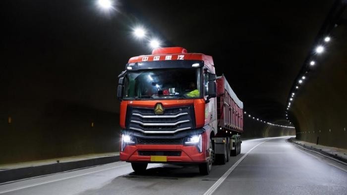 單趟多賺600元,中國重汽豪沃MAX助西北漢子實現賺錢夢!