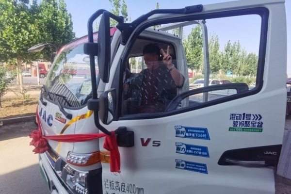 糧油米面批發(fā) 江淮1卡駿鈴是運輸幫手也是他的生意名片