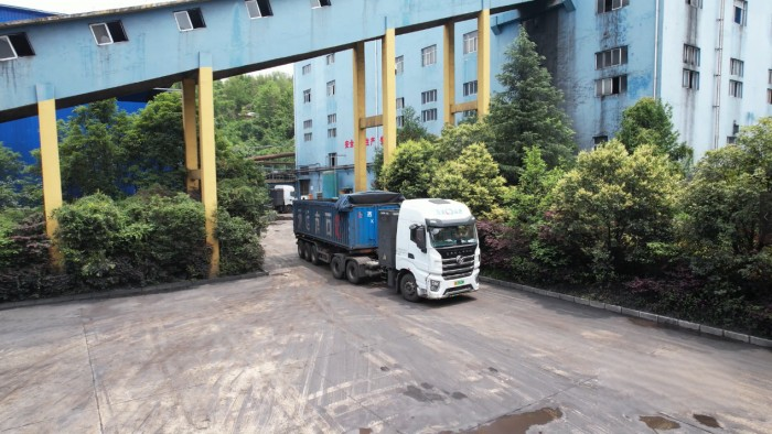 單車(chē)每天能省120元，用上汽紅巖新能源重卡實(shí)現(xiàn)低成本高效運(yùn)營(yíng)