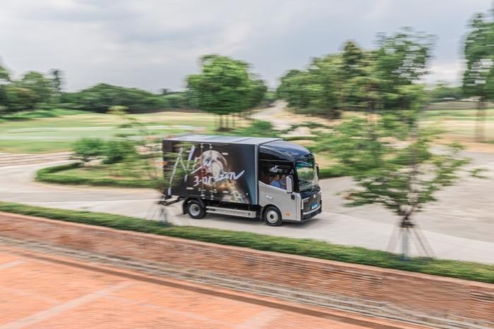 前晨首款全自研產品iC1，開啟智能網聯新能源商用車3.0時代