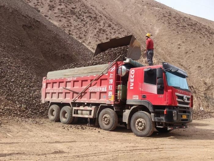 工程運輸驗品質 上汽紅巖自卸車硬核實力助基建