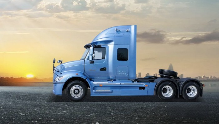 康明斯660馬力+AMT，江淮跨越V5跑長途穩(wěn)賺！