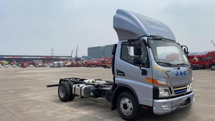 江淮1卡：駿鈴聚寶盆D25車型來襲，“混動雙星”持續(xù)引領(lǐng)行業(yè)