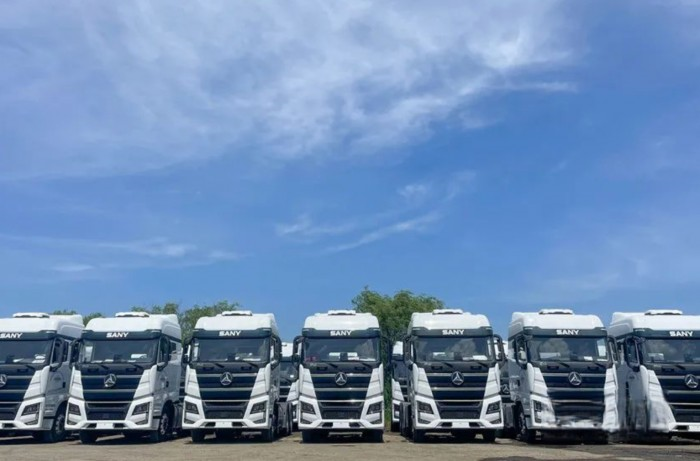 7月29日，三一重卡為中國外運量身定制的首批25臺L2智能重卡成功交付，預計今年年底還將批量交付55臺。