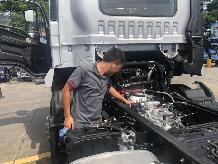 專做工廠物流 他選江淮1卡德沃斯健健康康賺大錢