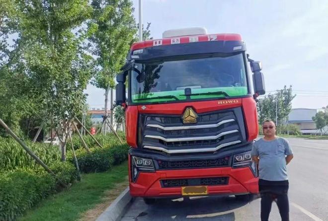 中國重汽全新一代豪沃MAX WP15NG節(jié)氣王 引領(lǐng)省心多賺新潮流