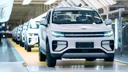 “中國智造”出海進行時，吉利雷達首批純電皮卡揚帆啟航