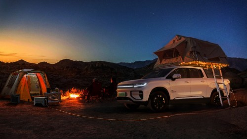 “中國智造”出海進行時，吉利雷達首批純電皮卡揚帆啟航