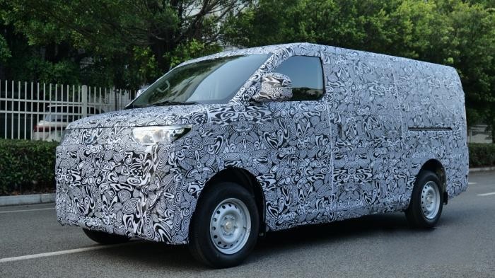 瑞馳全新電動中型物流車偽裝諜照曝光