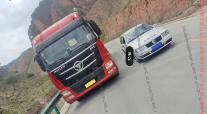 福田戴姆勒321閃修服務(wù)：一路愜意運(yùn)輸，讓天路變坦途！