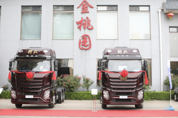 外表華麗，實力強大！一汽解放J6V 530馬力LNG牽引驚艷亮相山西呂梁！