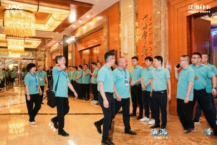 江淮1卡全系新品亮相 夢(mèng)想家M6、新能源純電V6成亮點(diǎn)！