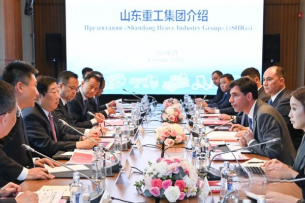 山東重工譚旭光:與哈薩克斯坦阿魯爾集團全面深化戰略合作