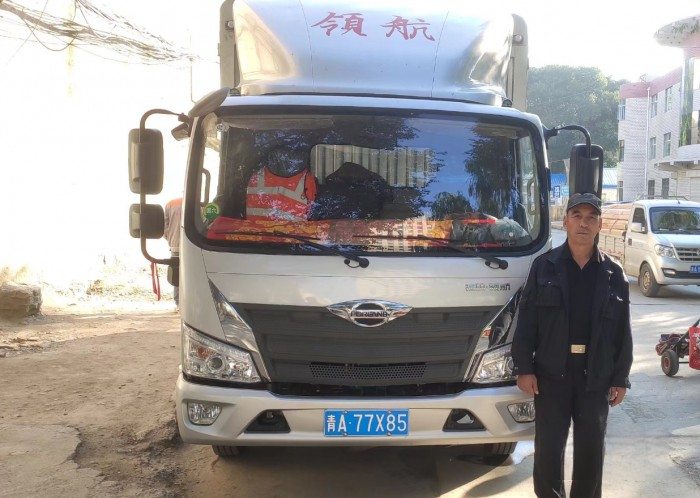 青海卡友:福田領航輕卡用的好，又帶新客戶過來了