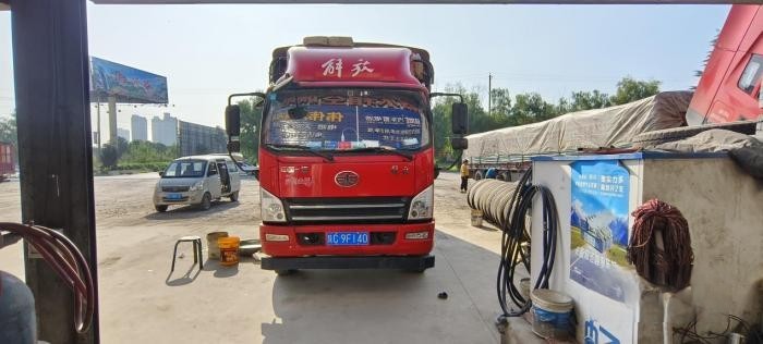 走最難最險的路！他與解放虎VH在“掛壁公路”上盤旋