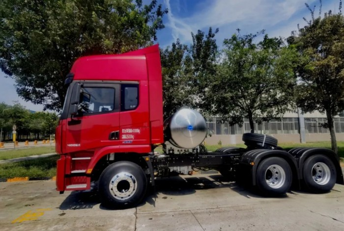 陜汽X5000 LNG大顯神通，低耗高效創價值！