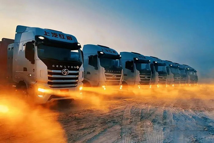 在砂石料煤炭運輸場景中總是不乏上汽紅巖NG重卡的身影,其中一個重要原因就是它夠省,接下來我們就來具體算算到底有多省!