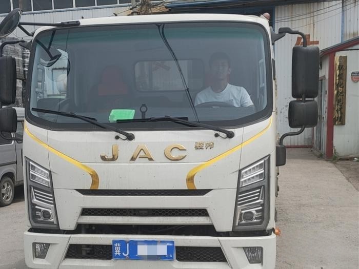 經營家居20年,從雇車到買車,他的江淮1卡駿鈴為什么越來越多?