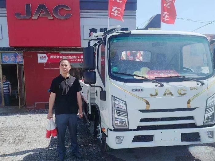 經營家居20年,從雇車到買車,他的江淮1卡駿鈴為什么越來越多?