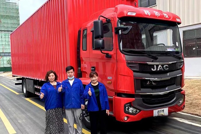 此次與車企大客戶簽訂120輛重卡戰略合作協議，也再次向市場證明了江淮重卡的卓越性能與高端品質。