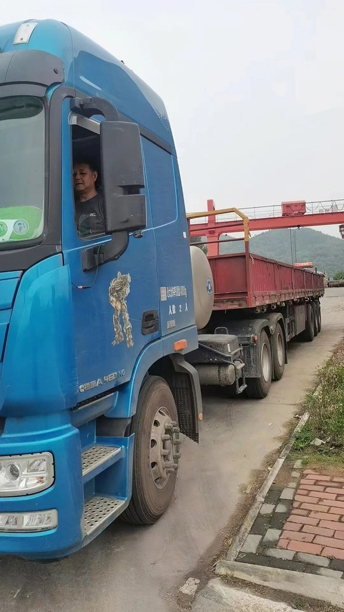 無論是整車全生命周期的經濟性，還是服務的專業性，歐曼GTL460燃氣重卡都表現得非常好，可謂省錢、省心、省力，這是田國良的直觀感受。