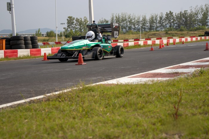 東風(fēng)HUAT車隊再展風(fēng)采 榮戰(zhàn)2023中國大學(xué)生方程式汽車大賽!
