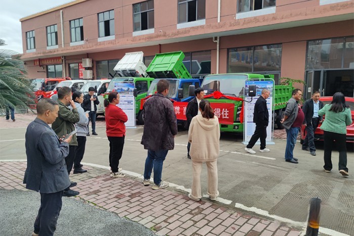 為擴大品牌知名度，推廣飛碟汽車新產品，挖掘意向客戶促進成交，飛碟汽車在遵義舉辦了飛碟奧馳T1/X2自卸產品推介會