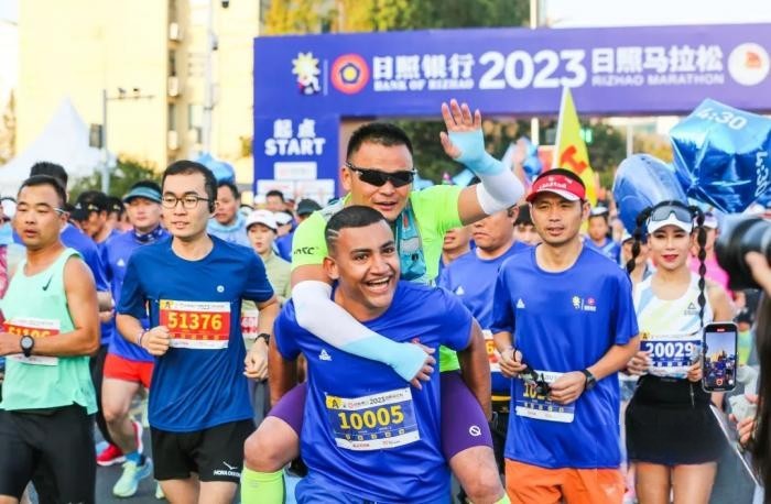 賽事官方唯一指定用車 飛碟汽車與跑友們共赴“日馬”之約！