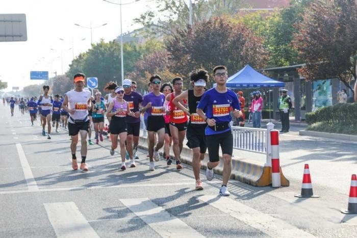 賽事官方唯一指定用車 飛碟汽車與跑友們共赴“日馬”之約！