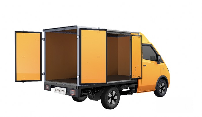 8方純電?？ǎ〈罅εＤ鮀05刷新城配物流車天花板
